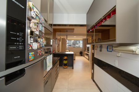Apartamento à venda com 116m², 4 quartos e 2 vagasCOZINHA