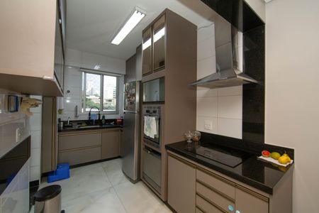 Apartamento à venda com 116m², 4 quartos e 2 vagasCOZINHA