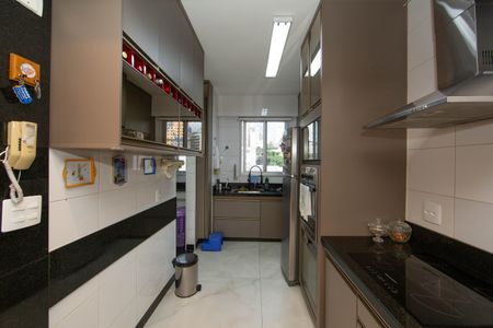 Apartamento à venda com 116m², 4 quartos e 2 vagasCOZINHA
