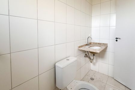 Apartamento à venda com 66m², 2 quartos e 2 vagasBanheiro da Suíte