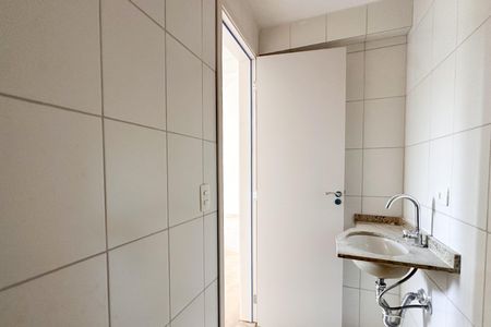 Apartamento à venda com 66m², 2 quartos e 2 vagasBanheiro Social