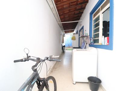 Casa para alugar com 80m², 2 quartos e 1 vagaÁrea de Serviço