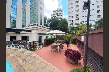 Studio à venda com 28m², 1 quarto e 1 vaga Studio à venda com 28m², 1 quarto e 1 vagaÁrea comum - Piscina