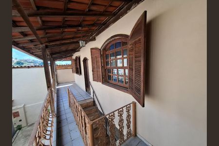 Foto 03 de casa à venda com 3 quartos, 410m² em São Marcos, Belo Horizonte