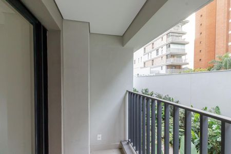 Sacada de kitnet/studio à venda com 1 quarto, 25m² em Moema, São Paulo