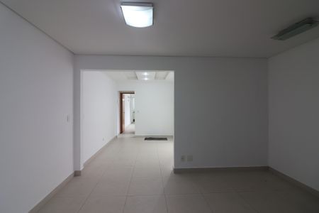 Casa à venda com 91m², 2 quartos e 2 vagasSala 