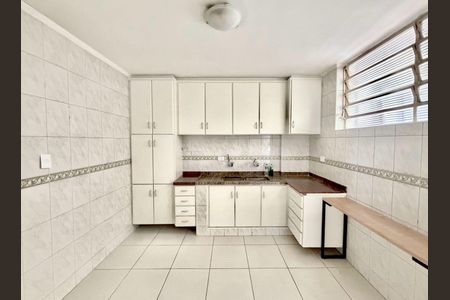 Casa à venda com 170m², 4 quartos e 3 vagas