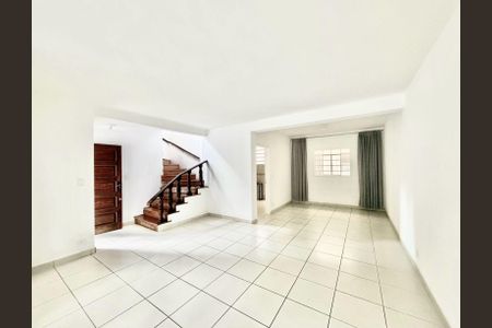 Casa à venda com 170m², 4 quartos e 3 vagas