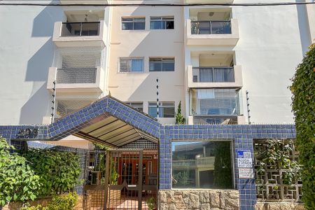 Apartamento para alugar com 71m², 2 quartos e 1 vagaFachada + plaquinha