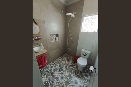 Casa à venda com 140m², 2 quartos e 1 vagaBanheiro