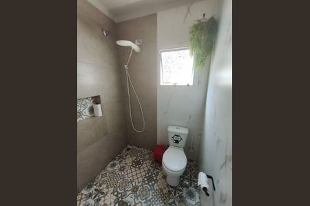 Casa à venda com 140m², 2 quartos e 1 vagaBanheiro