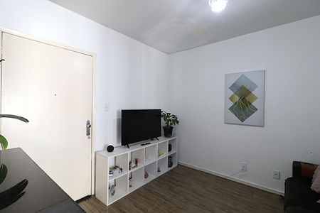 Sala de apartamento para alugar com 1 quarto, 46m² em Vila Ipiranga, Porto Alegre