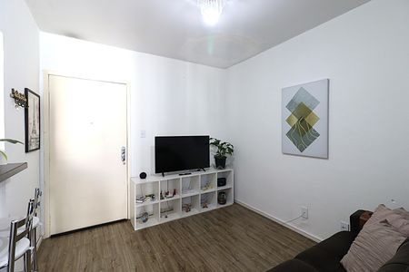 Sala de apartamento para alugar com 1 quarto, 46m² em Vila Ipiranga, Porto Alegre