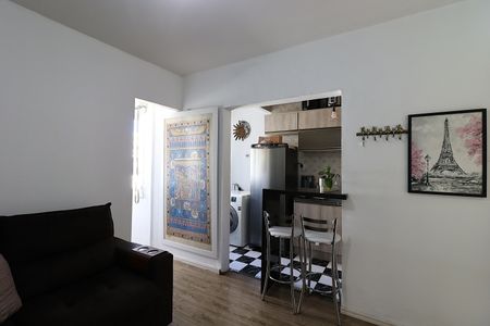 Sala de apartamento para alugar com 1 quarto, 46m² em Vila Ipiranga, Porto Alegre