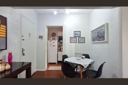 Sala de apartamento à venda com 1 quarto, 50m² em Cambuí, Campinas