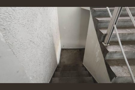 Casa para alugar com 100m², 3 quartos e 1 vagaEscada