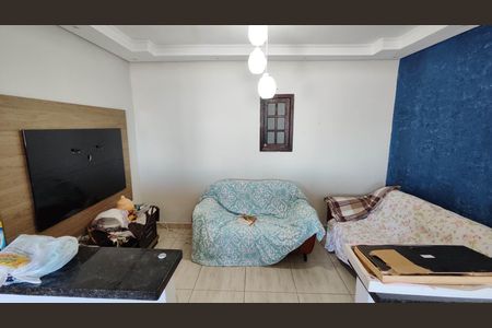 Sala de estar de casa para alugar com 3 quartos, 100m² em Vila Monteiro, Poá