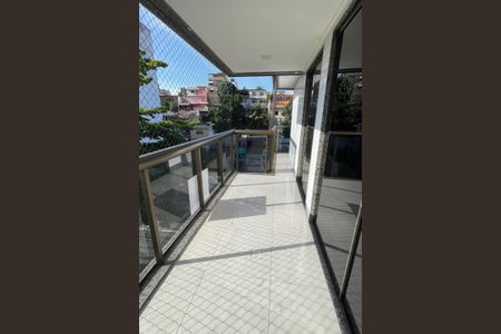 Apartamento para alugar com 121m², 3 quartos e 1 vagaVaranda