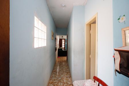 Casa à venda com 200m², 4 quartos e 1 vaga Casa à venda com 200m², 4 quartos e 1 vagaCorredor