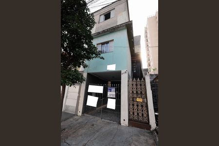 Casa à venda com 200m², 4 quartos e 1 vaga Casa à venda com 200m², 4 quartos e 1 vagaFachada