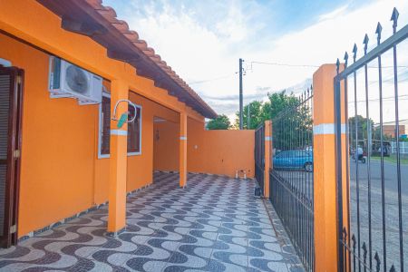 Casa à venda com 110m², 3 quartos e 2 vagasFachada