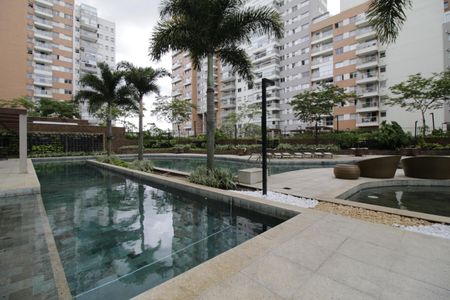 Apartamento à venda com 98m², 3 quartos e 2 vagasÁrea comum - Piscina