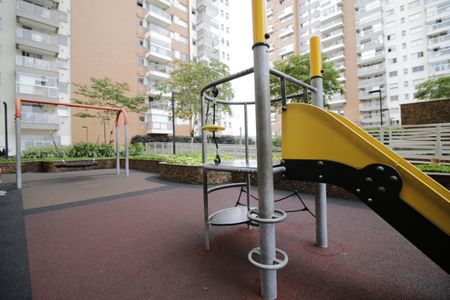 Apartamento à venda com 98m², 3 quartos e 2 vagasÁrea comum - Playground