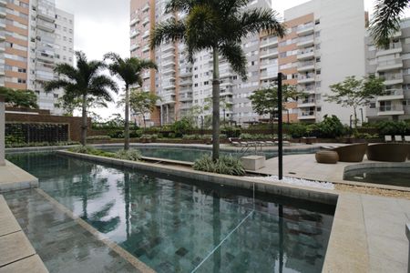 Apartamento à venda com 98m², 3 quartos e 2 vagasÁrea comum - Piscina