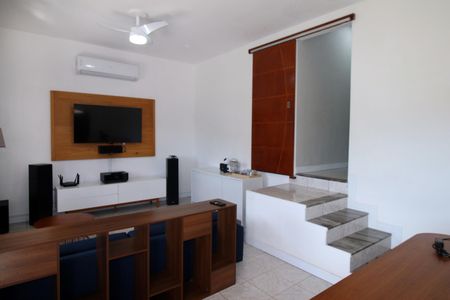 Casa à venda com 5 quartos, 200m² em Irajá, Rio de Janeiro