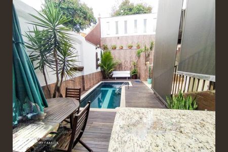 Casa à venda com 360m², 4 quartos e 3 vagasFoto 01