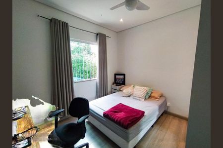 Casa à venda com 360m², 4 quartos e 3 vagasFoto 25