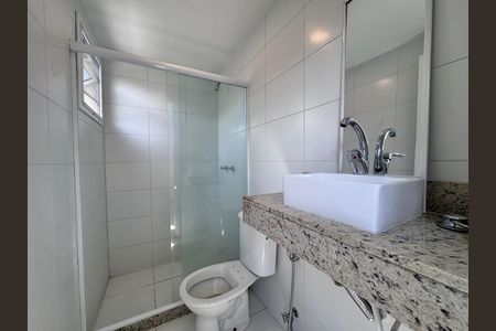Casa de condomínio à venda com 163m², 4 quartos e 1 vagaSuíte 1 - Banheiro
