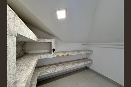 Casa de condomínio à venda com 163m², 4 quartos e 1 vagaSuíte 2 - Closet