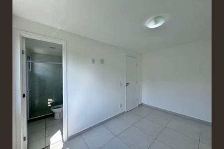 Casa de condomínio à venda com 163m², 4 quartos e 1 vagaSuíte 1