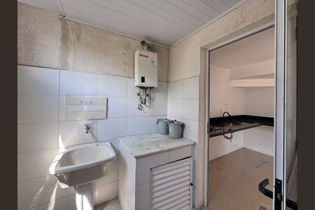 Casa de condomínio à venda com 163m², 4 quartos e 1 vagaÁrea de Serviço