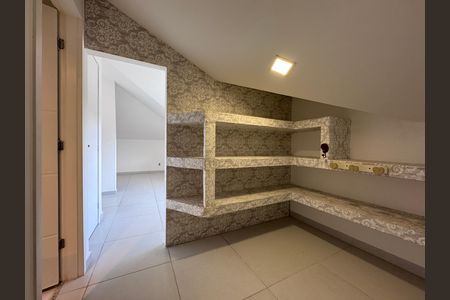 Casa de condomínio à venda com 163m², 4 quartos e 1 vagaSuíte 2 - Closet