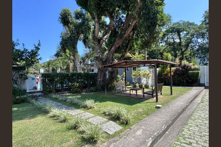 Casa de condomínio à venda com 163m², 4 quartos e 1 vagaÁrea comum