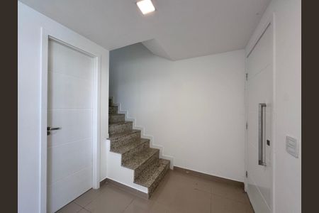 Casa de condomínio à venda com 163m², 4 quartos e 1 vagaSala