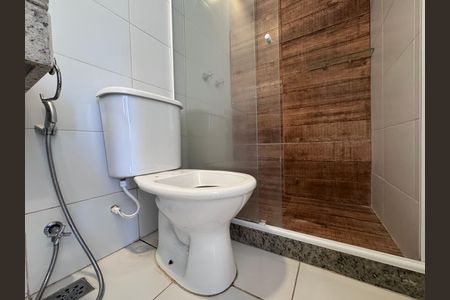 Casa de condomínio à venda com 163m², 4 quartos e 1 vagaBanheiro Social