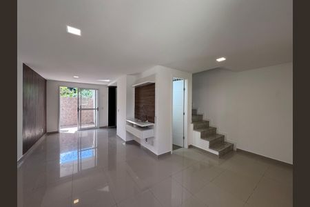 Sala de casa de condomínio à venda com 4 quartos, 163m² em Vargem Grande, Rio de Janeiro