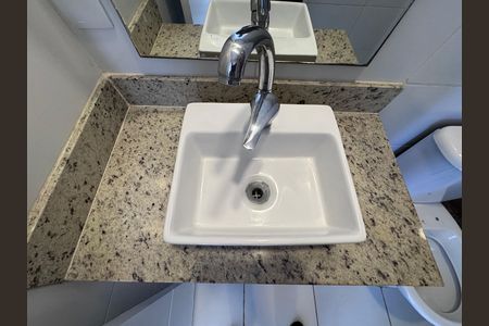 Casa de condomínio à venda com 163m², 4 quartos e 1 vagaBanheiro Social