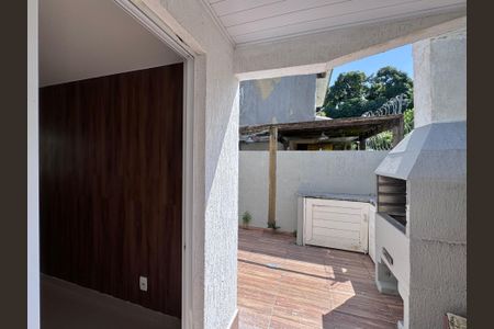 Casa de condomínio à venda com 163m², 4 quartos e 1 vagaÁrea externa