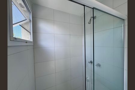 Casa de condomínio à venda com 163m², 4 quartos e 1 vagaSuíte 1 - Banheiro