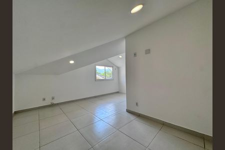 Casa de condomínio à venda com 163m², 4 quartos e 1 vagaSuíte 2