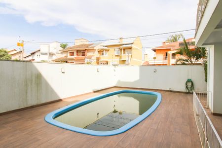 Casa à venda com 270m², 4 quartos e 2 vagasÁrea externa
