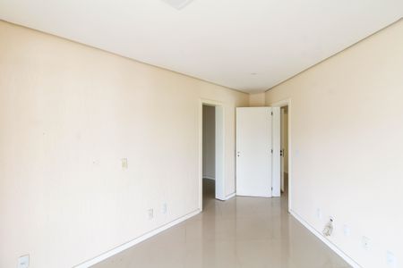 Casa à venda com 270m², 4 quartos e 2 vagasSuíte