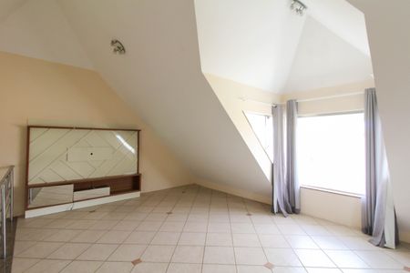 Casa à venda com 270m², 4 quartos e 2 vagasSótão