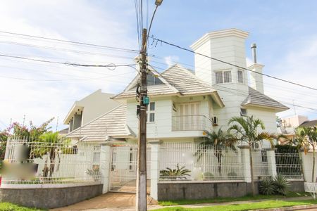Casa à venda com 270m², 4 quartos e 2 vagasFachada
