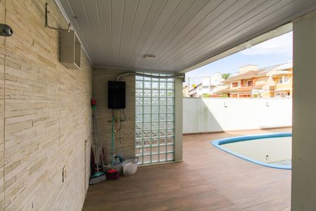 Casa à venda com 270m², 4 quartos e 2 vagasÁrea externa