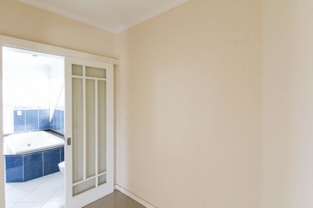 Casa à venda com 270m², 4 quartos e 2 vagasSuíte